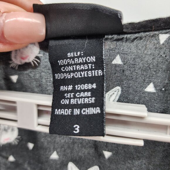 Torrid 3 Womens 3X Black Bunny Print Short Sleeve Top Size 22/24 Zip Back Top - Picture 3 of 8